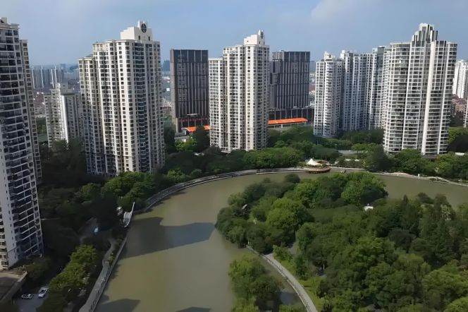 modern big 2brs floor heating nice river view beside Su zhou river line 3,4 