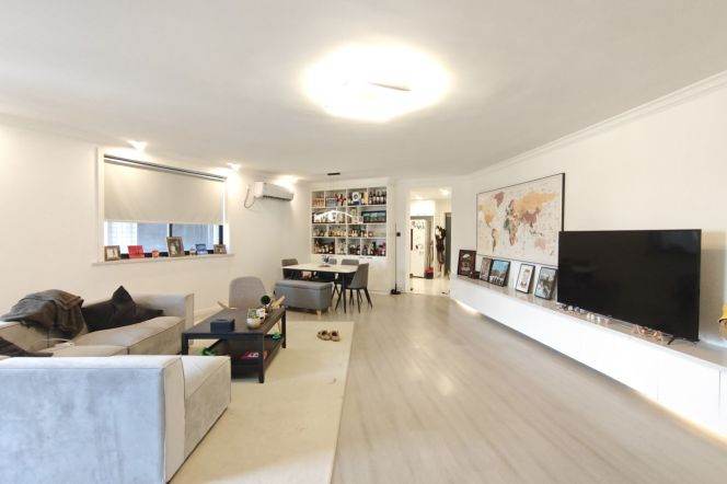 Charming 3brs 2bathrooms elevator building Nr L3/4/10 hongqiao rd sta