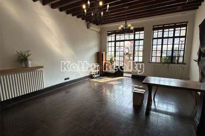 200sqm 4BR 2Baths APT Xintiandi 16.5k