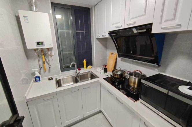 Nice 1br with garden near weining rd station line2 for long&short rent