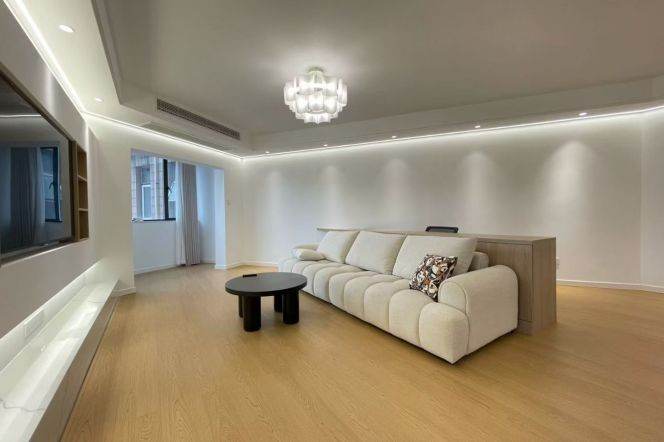 Elevator Spacious 2Br/2Lr/1Bt Close to L2/3/4 Zhongshan Park Station 