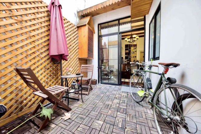 Nice yard 2Brs/1Lr/1Bt apt nr south shanxi rd,M1/9/10/12