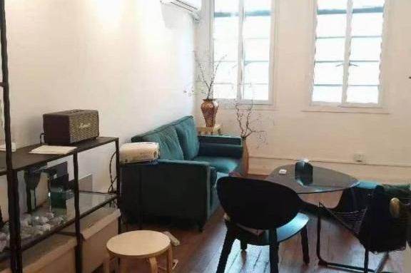 2 br old Apt/big windows/ ok for working studio in Xintiandi  for 10K