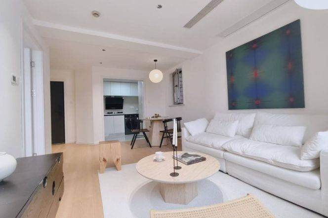 Good condition & price 1Br People Square