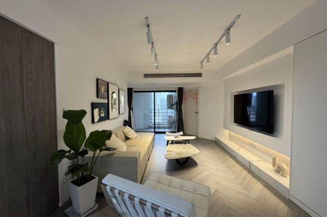 Modern 2brs/108sqm & heating/balcony@Jiangsu Rd & Line 2/11