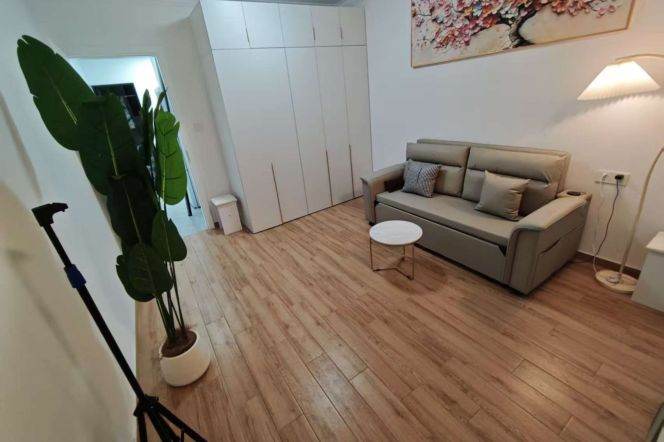 Nice 1br with garden near weining rd station line2 for long&short rent