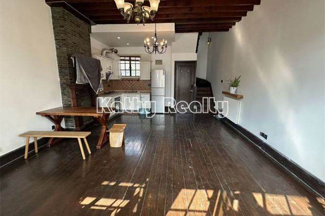 200sqm 4BR 2Baths APT Xintiandi 16.5k