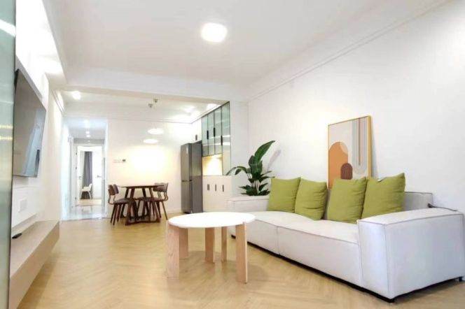 Charming 1+1brs 2lrs with Yard Nr L2/3/4 zhongshan park sta