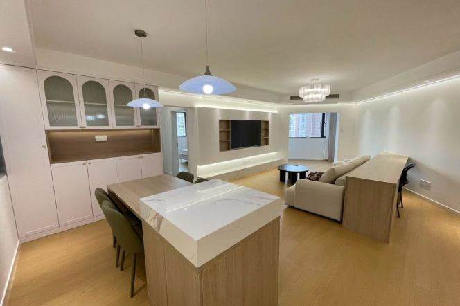 Elevator Spacious 2Br/2Lr/1Bt Close to L2/3/4 Zhongshan Park Station 