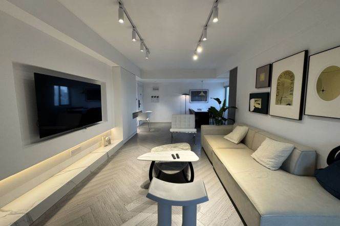 Modern 2brs/108sqm & heating/balcony@Jiangsu Rd & Line 2/11