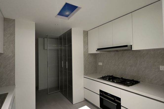 new modern 3brs floor heating open balcony in Xintiandi 