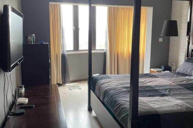 Cozy 3BR 2BA 180㎡ High-Floor Duplex on Changle Rd