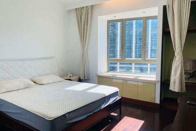 3BR 2Baths in good compound near line 2/12/13 W.Nan'jing Rd metro 