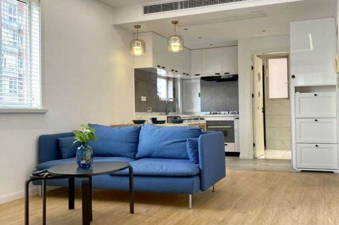 prime location- quiet unit-elevator- nice equipments- at Jiaozhou Road-Puxi