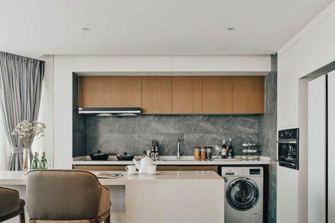 Luxury spacious 1br serviced apt in Pudong nr Lujiazui & L2,4,6,9