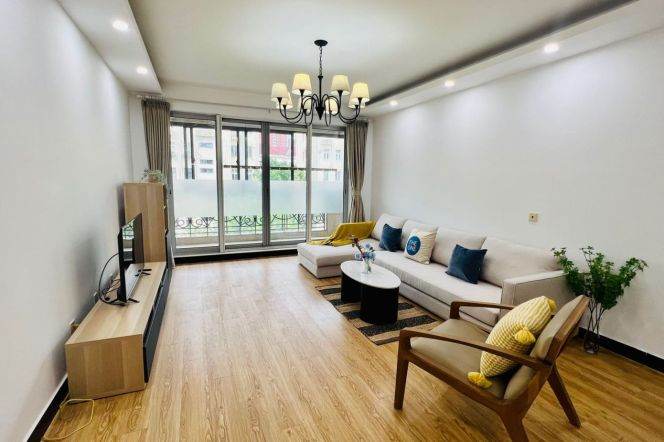  Homey 3br elevator apt at Changning    Line 10
