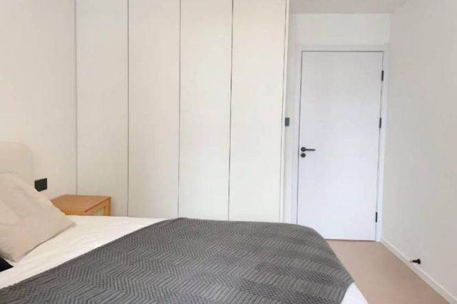 1 br newly renovated 78 sqm Apt&Central AC&Oven/Zhongshan Park 9K