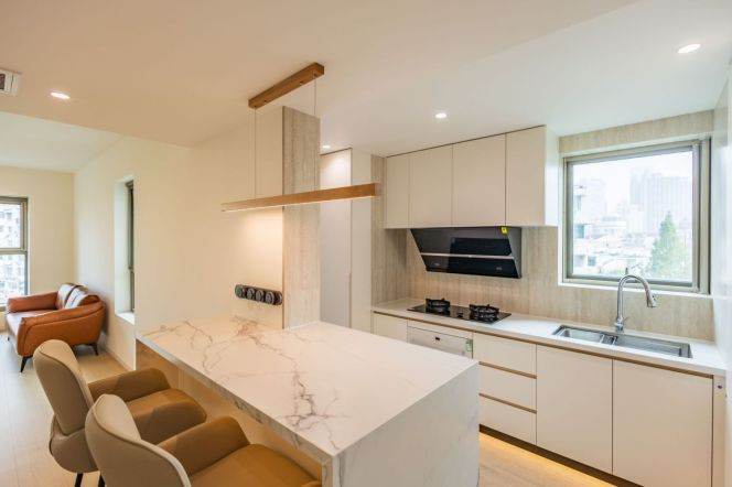 Jing'an Temple/Changping Rd metro/2br2bt/central AC/floor heat/dishwasher/free club/tennis court