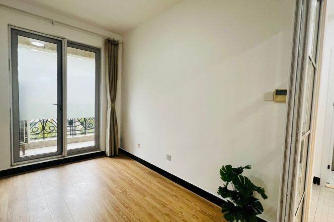  Homey 3br elevator apt at Changning    Line 10