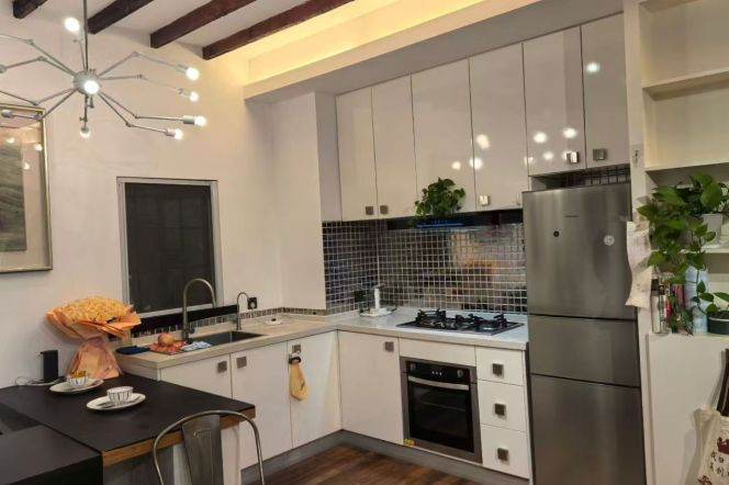 shanghai style old apartment-1bed 70sqm-oven-quiet unit-nice vibe area at Wukang Road