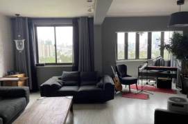 Cozy 3BR 2BA 180㎡ High-Floor Duplex on Changle Rd