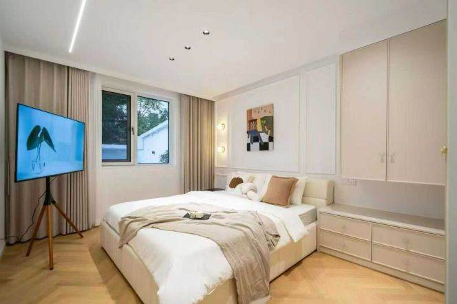 IAPM Floor heating bright 2brs/2lrs/1ba apt with garden; L1/10/12 