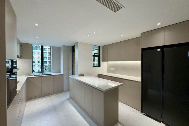 modern 3brs floor heating open balcony big open kitchen in Lujiazui Huang pu river line 2,9,14