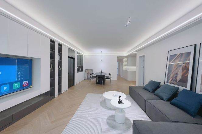 modern good quality 3brs floor heating nice park view beside Zhong shan park line 2,3,4