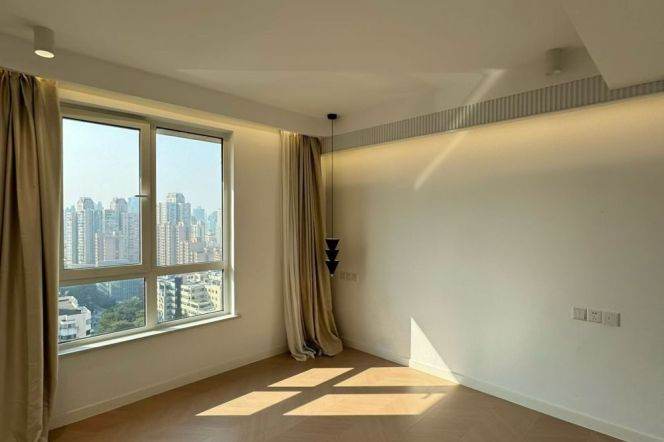 Changping Rd metro/3br2bt/central AC/floor heat/balcony/oven
