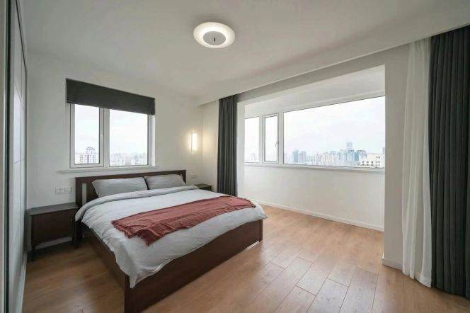 modern 3brs floor heating modern furniture in Zhong shan park line 2,3,4 only 19.5K