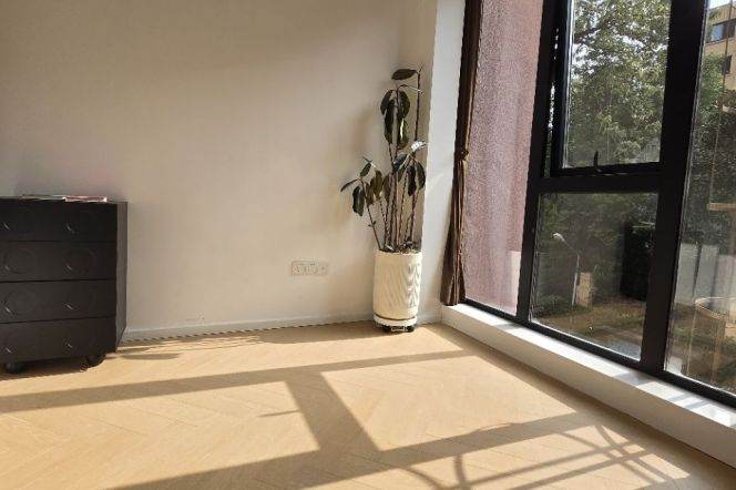 Beautiful 2 bedrooms service Apt+Free Wifi+gym+heating @Changping