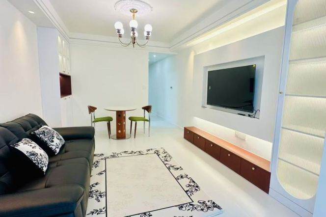 Renovated 1br with yard near Zhongshan Park