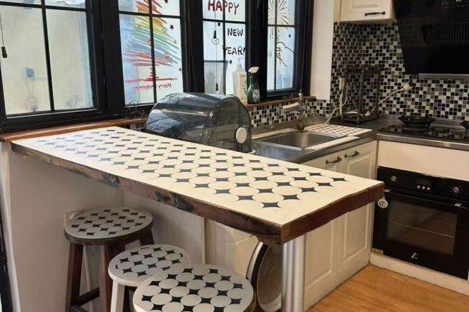 good value- 1bed with private yard- oven-wall heating at South Xiangyang Road