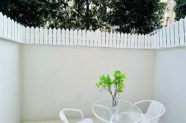 Renovated 1br with yard near Zhongshan Park