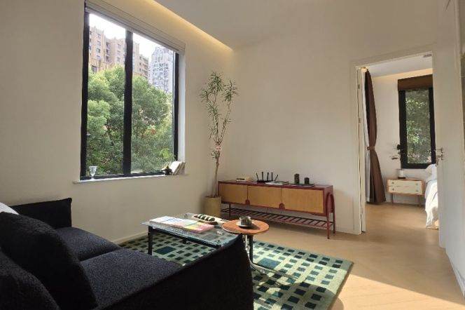 Beautiful 2 bedrooms service Apt+Free Wifi+gym+heating @Changping