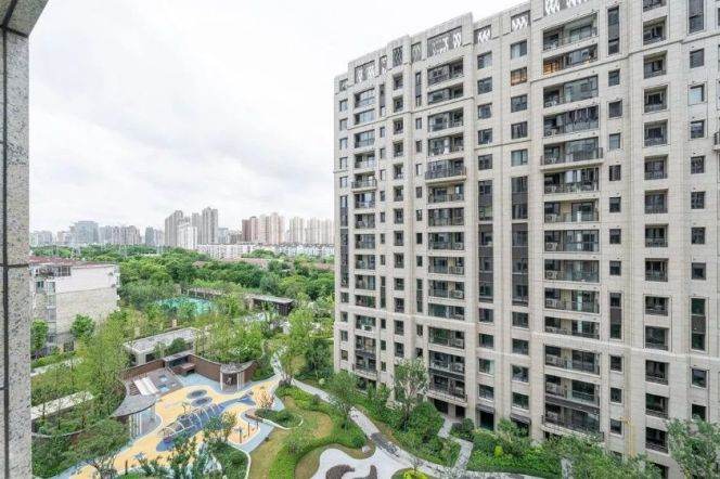 modern good quality 4brs floor heating open balcony in Gubei 36K