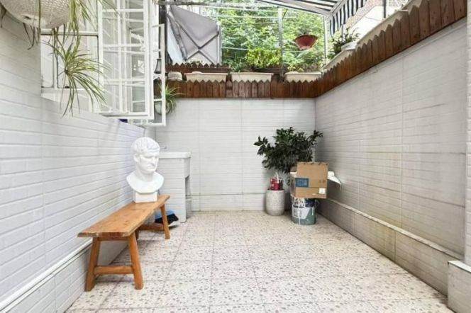 70 sqm newly renovated old house&private yard/Fumin rd for 9K