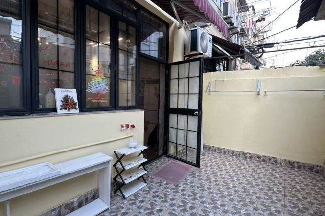 good value- 1bed with private yard- oven-wall heating at South Xiangyang Road