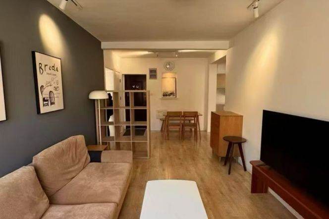 modern 2brs nice furniture near IAPM and metro line 1,10,12 only 13.5K