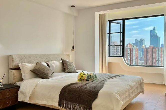 Jing'an large furnished 2br w/elevator
