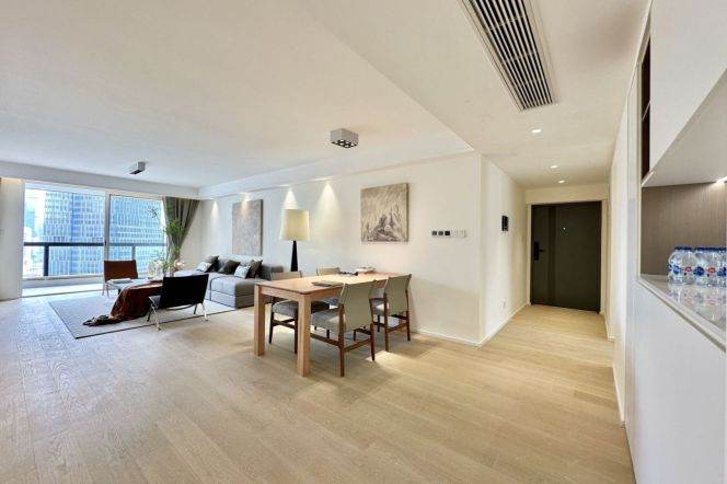 Changping Rd metro/3br2bt/central AC/floor heat/outdoor balcony/oven/bathtub