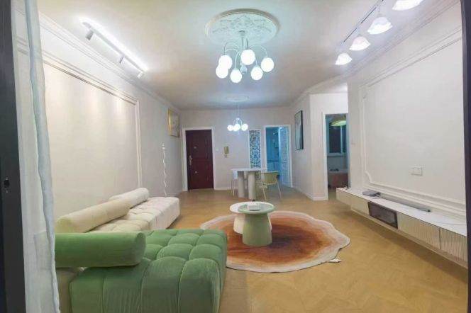 Spacious 2Brs/1Lr/1Bt apt nr Zhongtan rd,M3/4