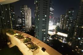 High-rise 2br Apt with open Balcony close to Jing'an Temple