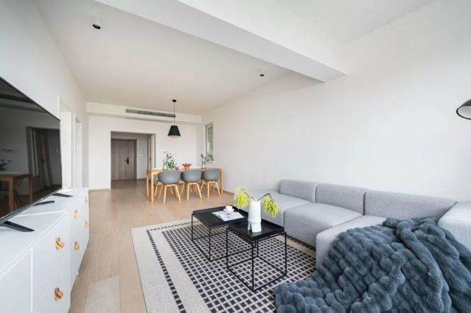 Super nice 2Br,Iapm,modern & bright