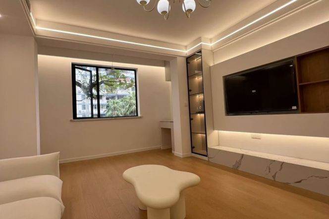 zhongshan park station one bedroom