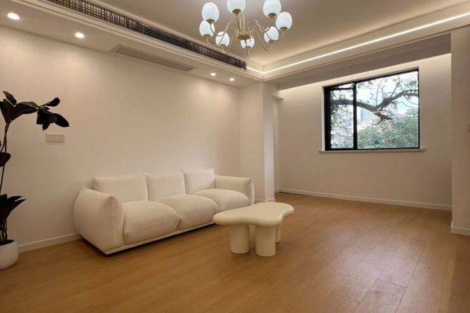 zhongshan park station one bedroom