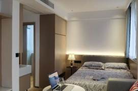 IAMP-modern- church apartment- prime location- free wifi