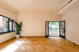 Middle Huaihai Rd/South Shaanxi Rd /Lanehouse/3br2bt/central AC/floor heat/garden/oven/balcony