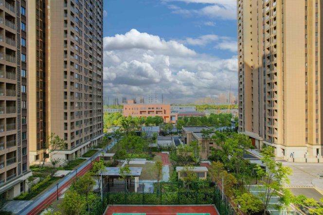 2br. Next to subway & big malls,Balcony. New compound, 5.1k