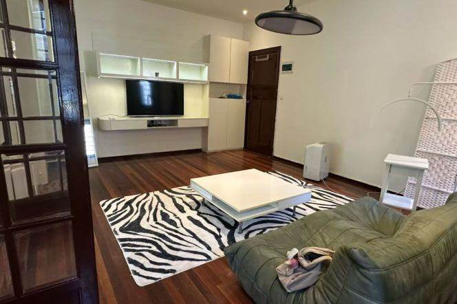 Cozy 1br with terrace near Hengshan Road